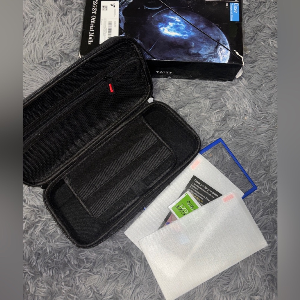 Nintendo switch 2 Black Hard Zip Electronics Case with Organizer & screens NWT